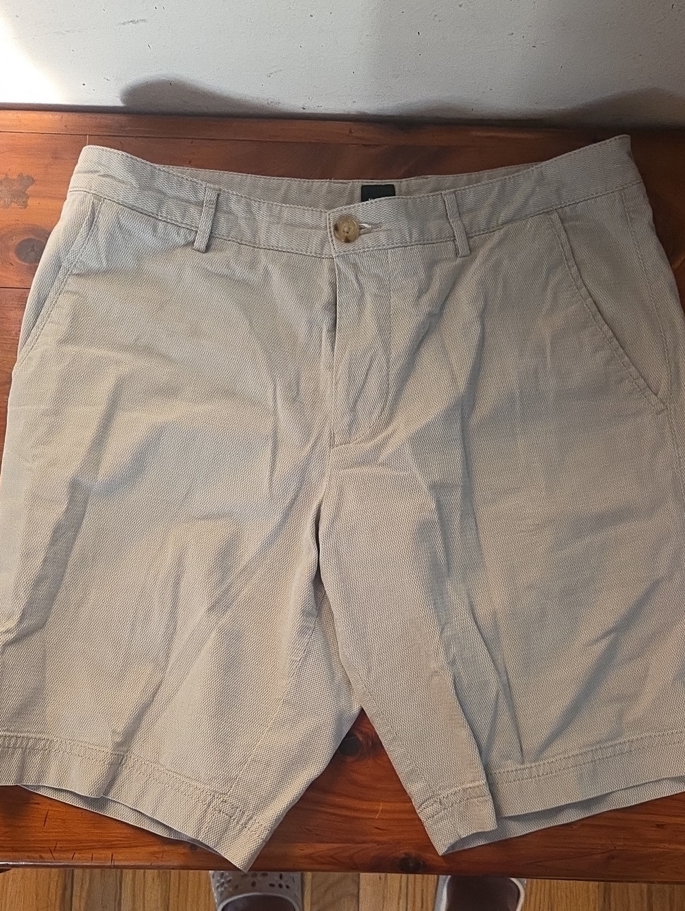 Hugo Boss Men's Light Khaki Flat-Front Shorts